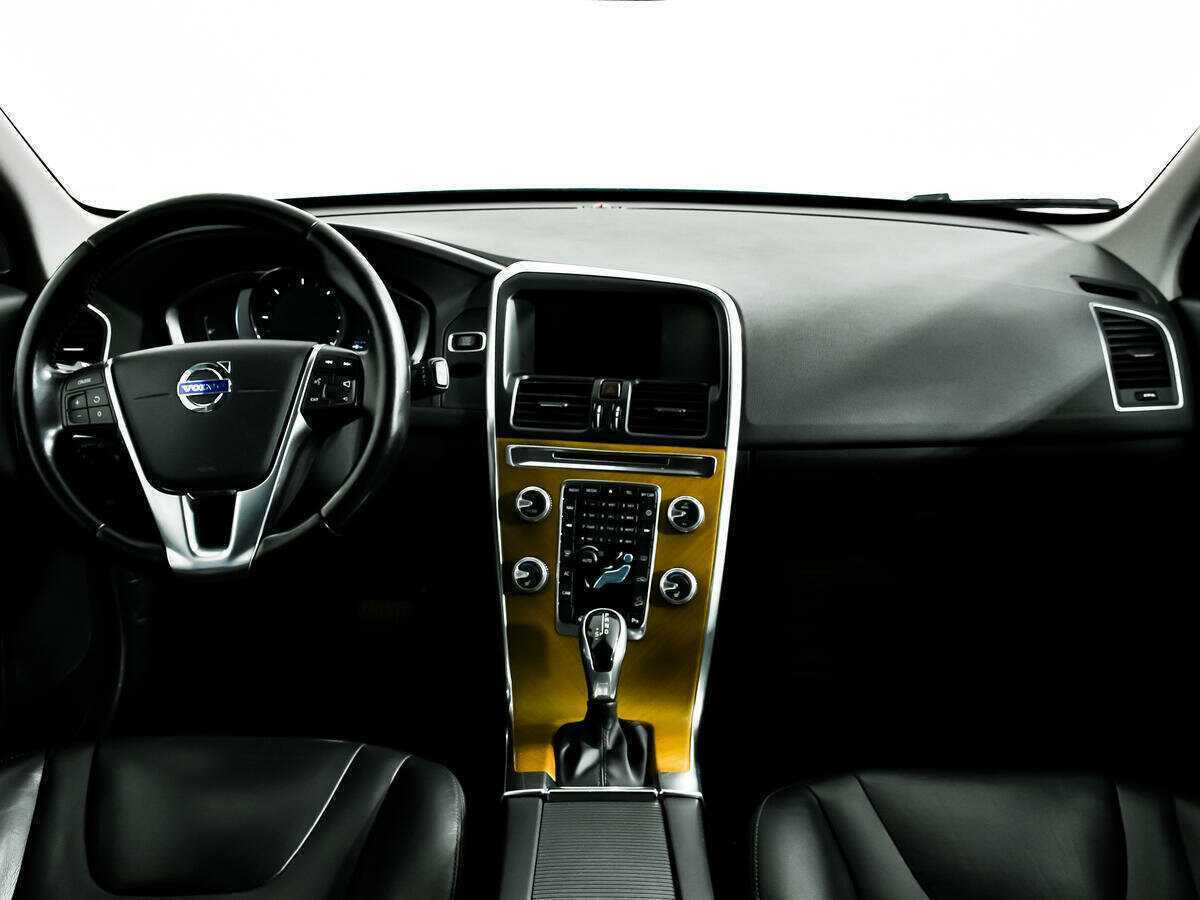 Volvo XC60 с пробегом — 2016 год. Фото: #8