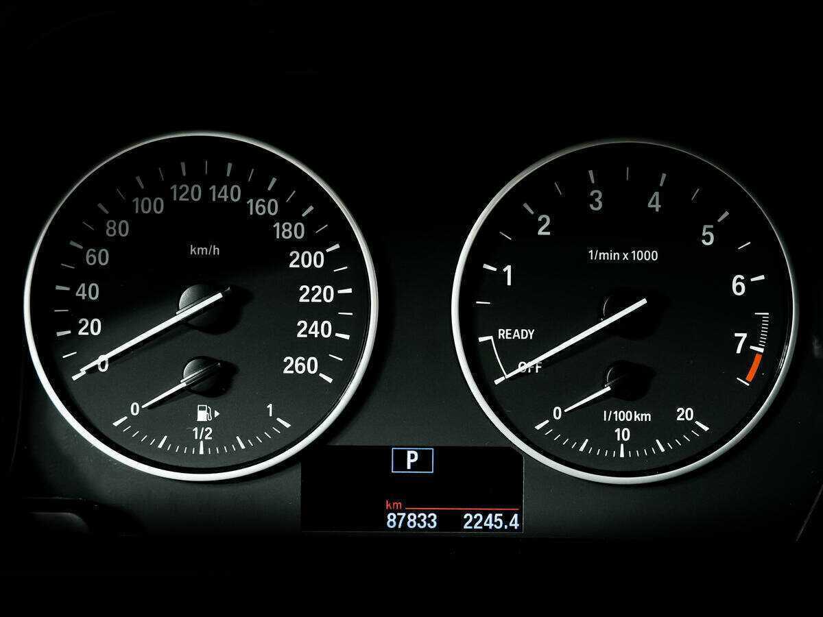 BMW 1 серии с пробегом — 2016 год. Фото: #9