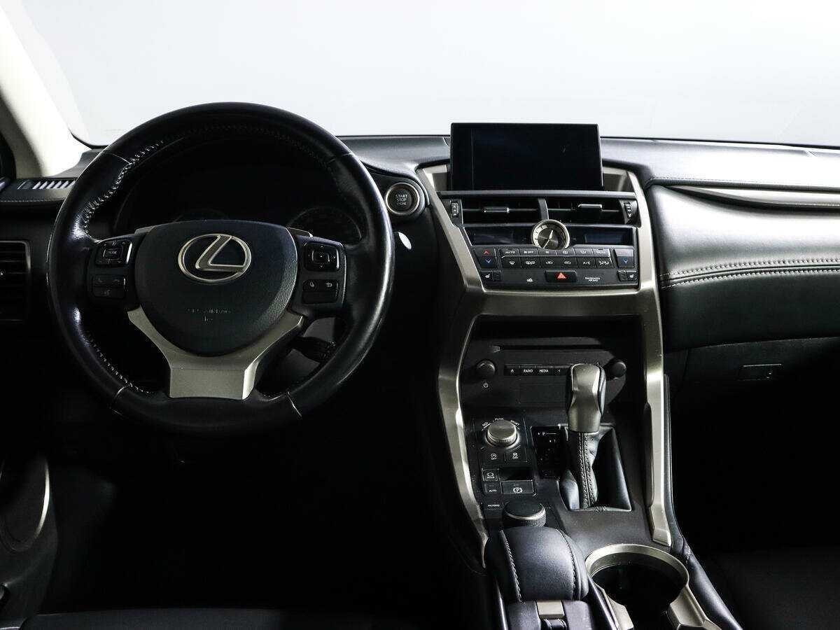 Lexus NX с пробегом — 2015 год. Фото: #9