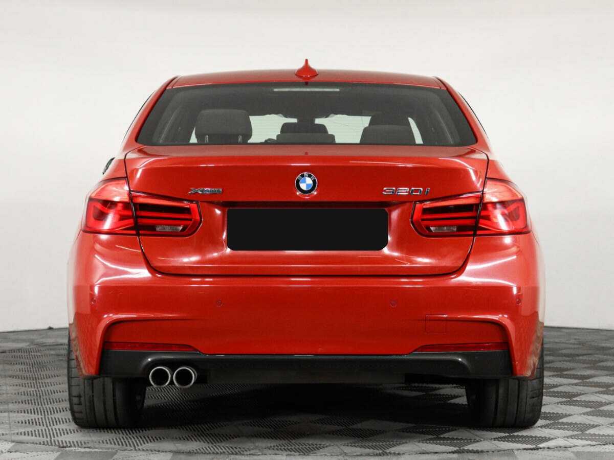 BMW 3 серии с пробегом — 2018 год. Фото: #3