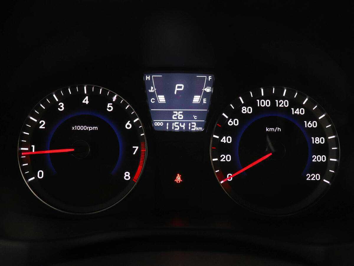 Hyundai Solaris с пробегом — 2013 год. Фото: #10