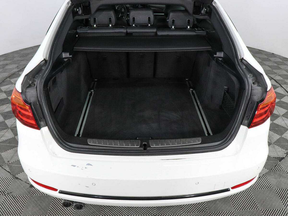 BMW 3 серии с пробегом — 2016 год. Фото: #8