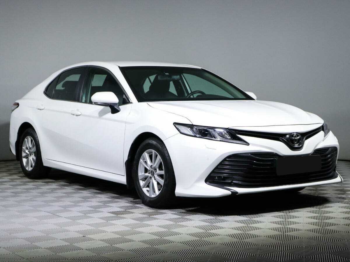 Toyota Camry с пробегом — 2018 год. Фото: #2