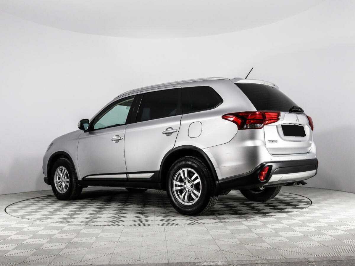 Mitsubishi Outlander с пробегом — 2015 год. Фото: #6