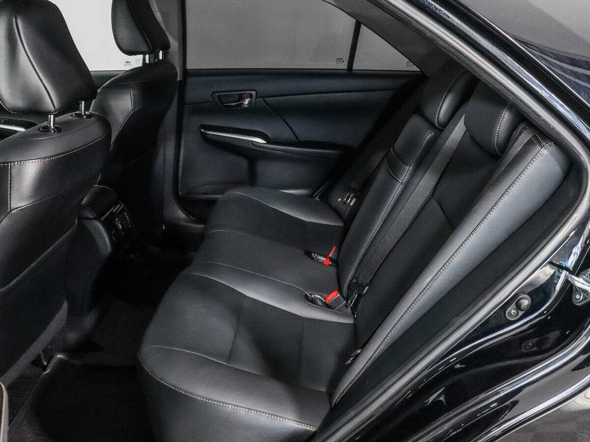 Toyota Camry с пробегом — 2015 год. Фото: #11