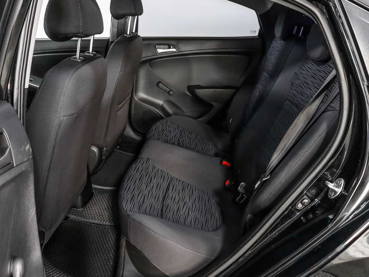 Hyundai Solaris с пробегом — 2014 год. Фото: #9