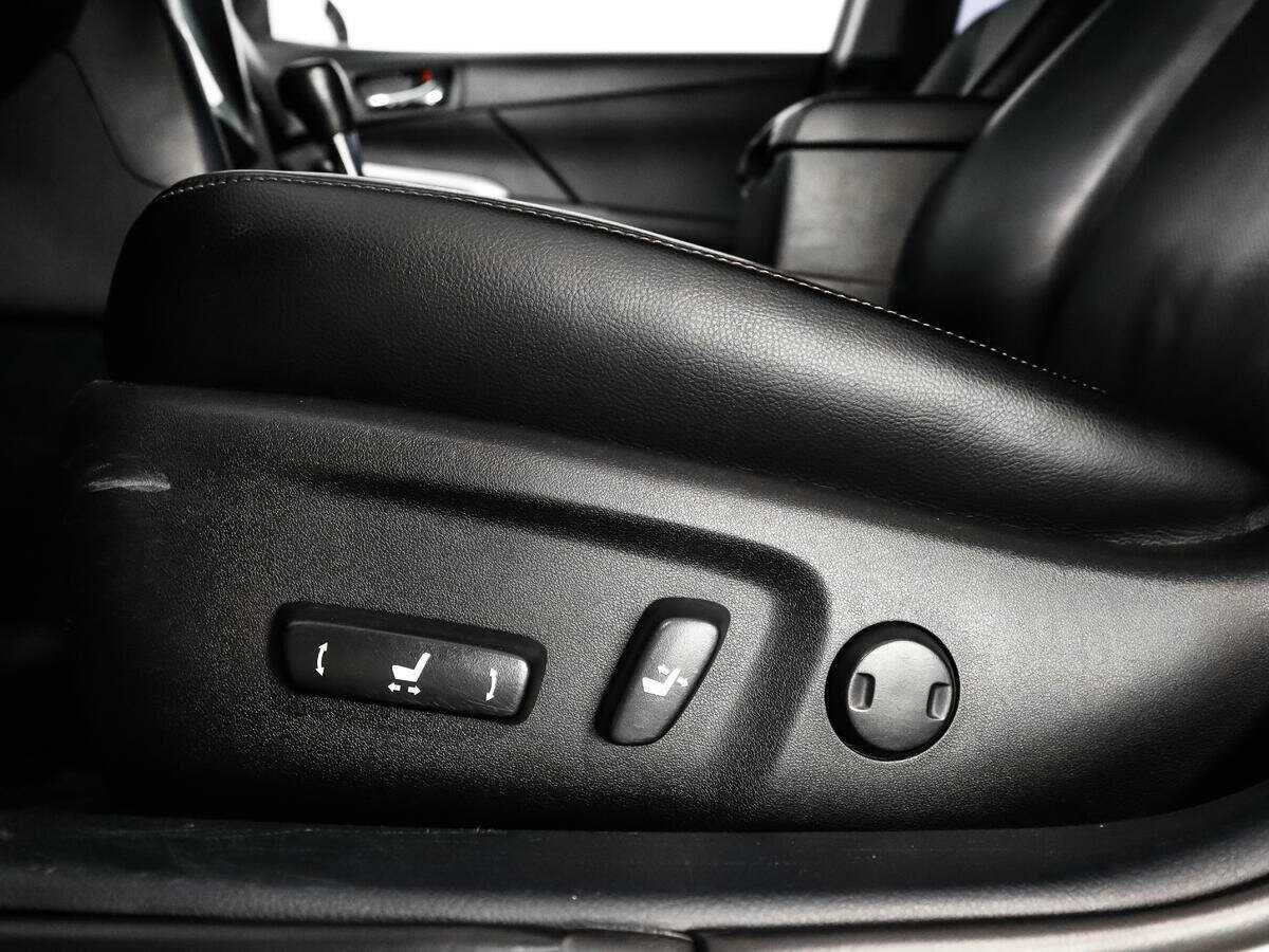 Toyota Camry с пробегом — 2014 год. Фото: #9