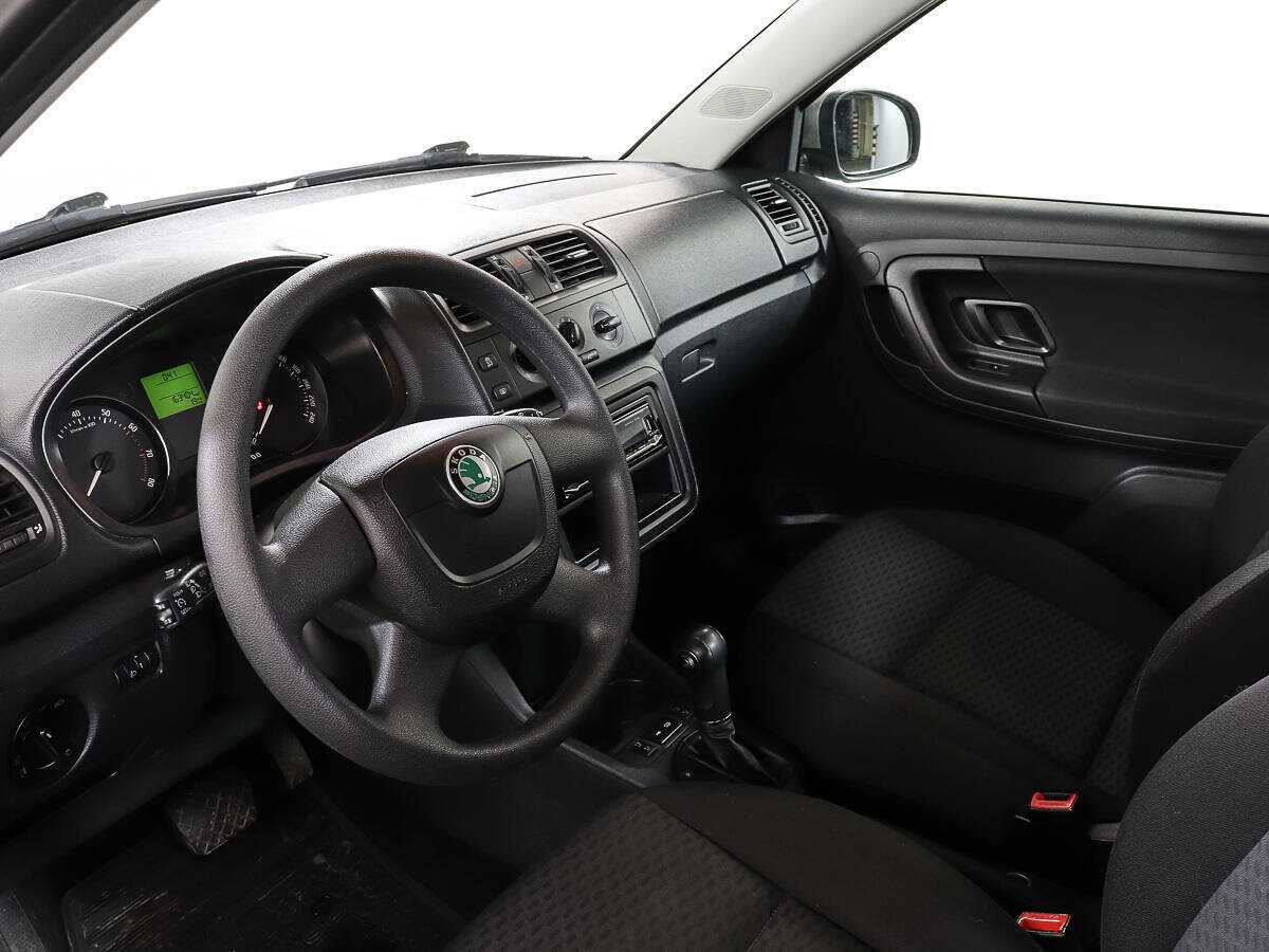 Skoda Fabia с пробегом — 2012 год. Фото: #12