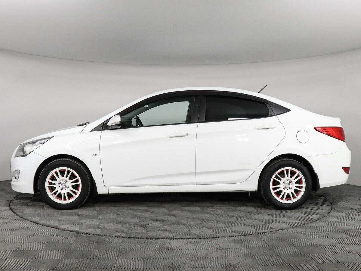 Hyundai Solaris с пробегом — 2014 год. Фото: #7