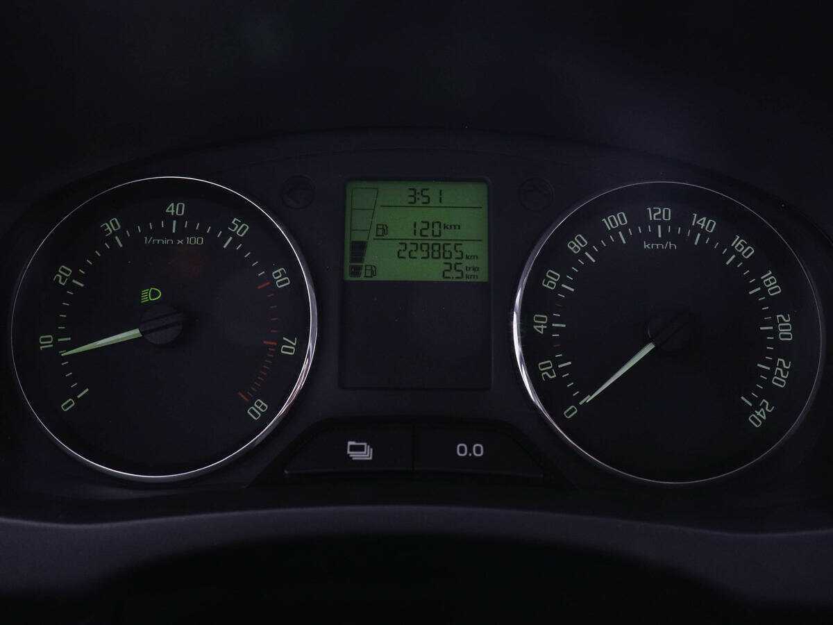 Skoda Fabia с пробегом — 2013 год. Фото: #6