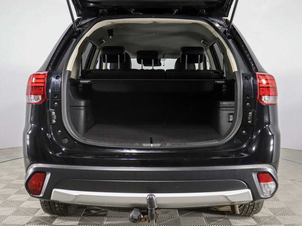 Mitsubishi Outlander с пробегом — 2017 год. Фото: #8