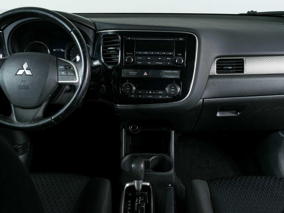 Mitsubishi Outlander с пробегом — 2012 год. Фото: #10
