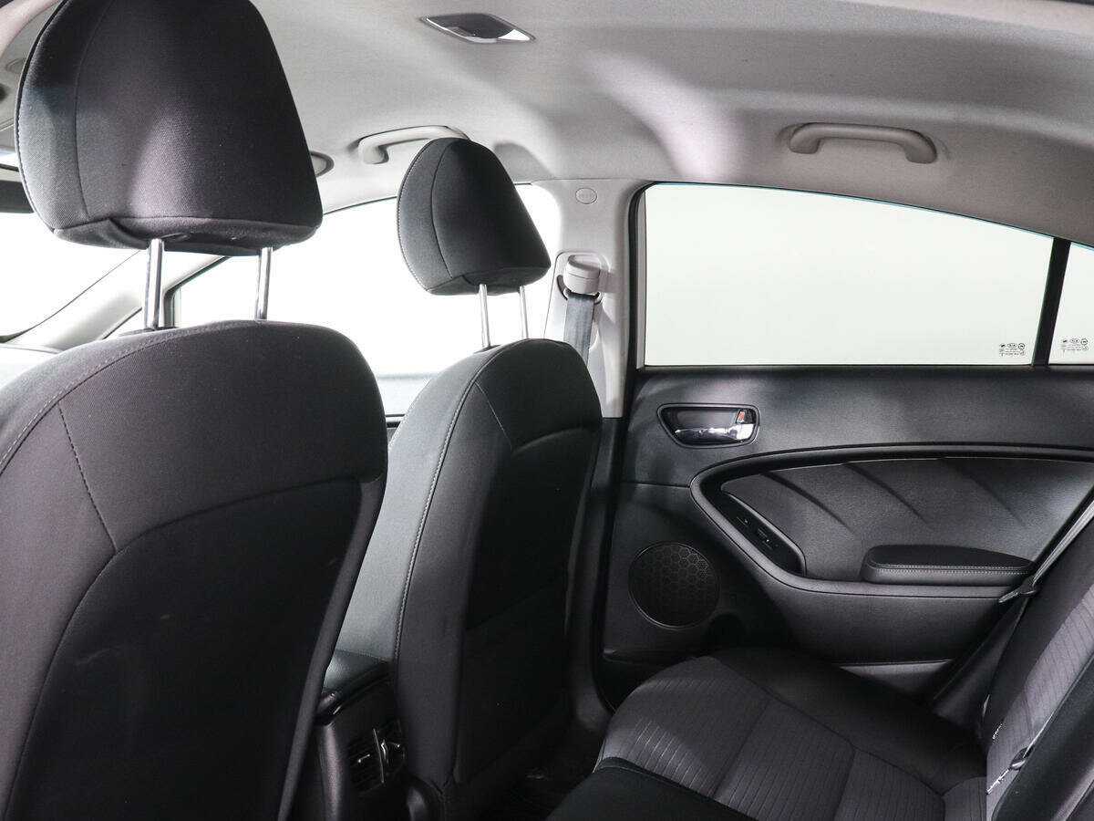 Kia Cerato с пробегом — 2013 год. Фото: #11