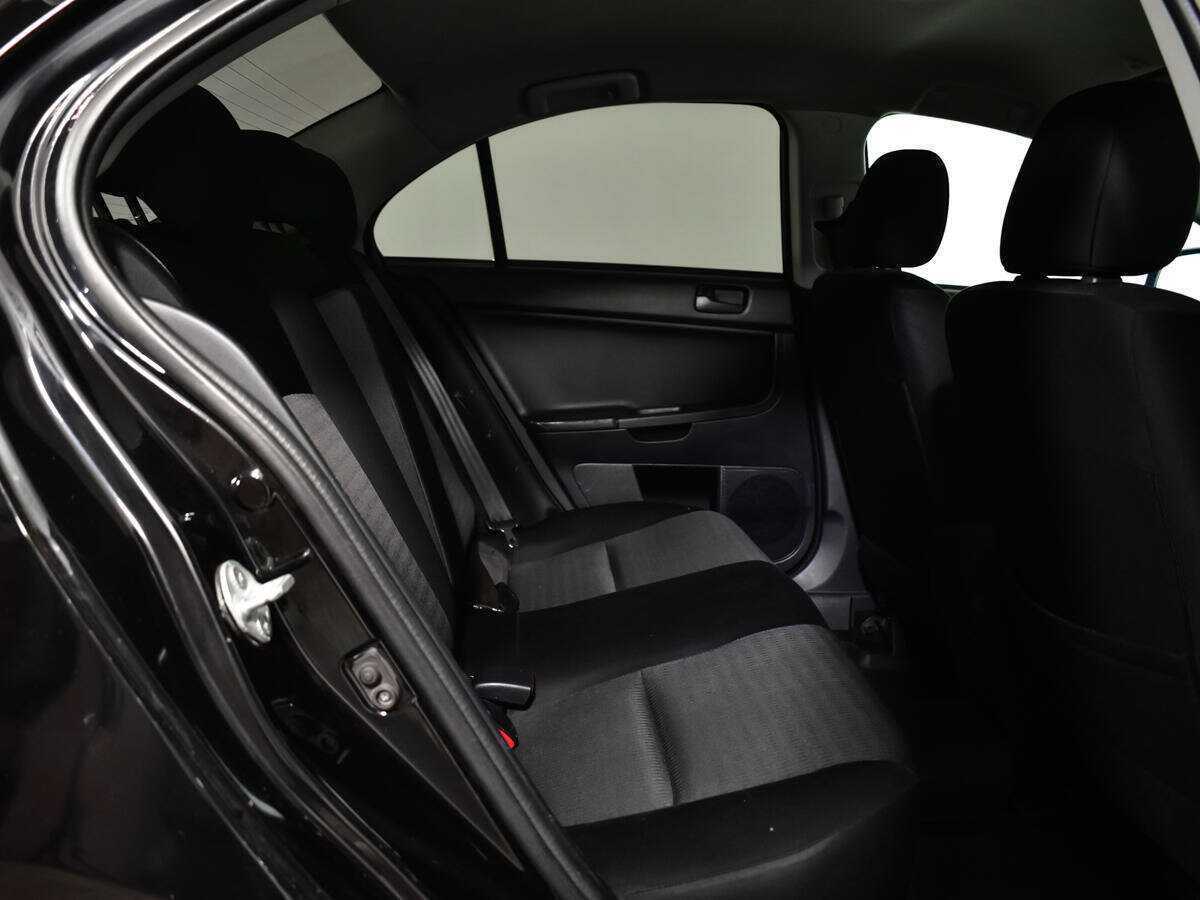 Mitsubishi Lancer с пробегом — 2012 год. Фото: #9