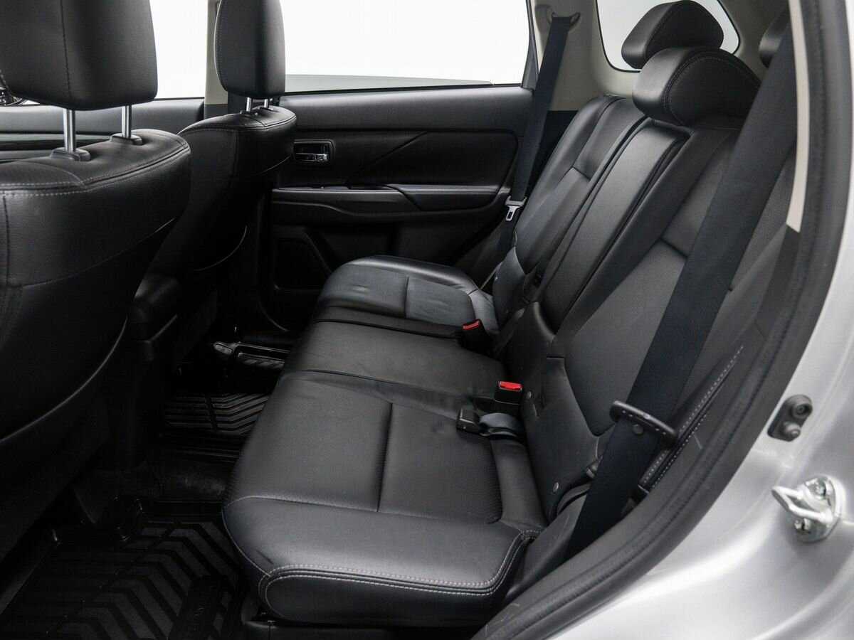 Mitsubishi Outlander с пробегом — 2018 год. Фото: #12