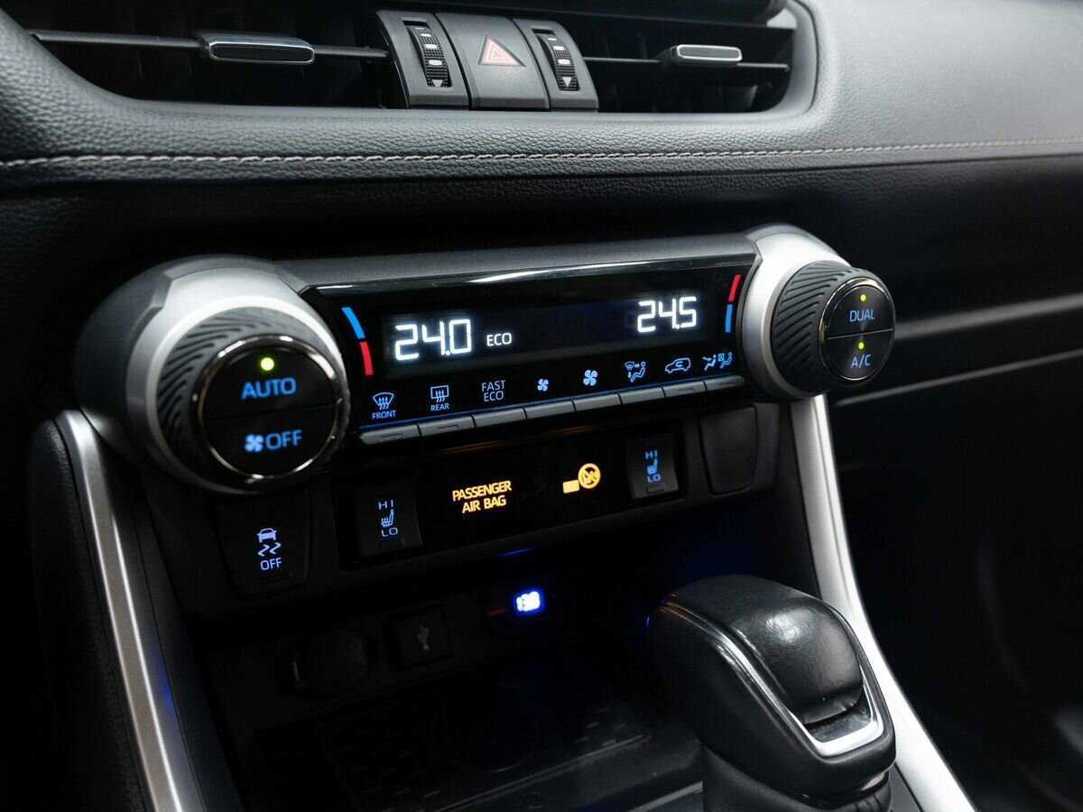 Toyota RAV4 с пробегом — 2021 год. Фото: #21