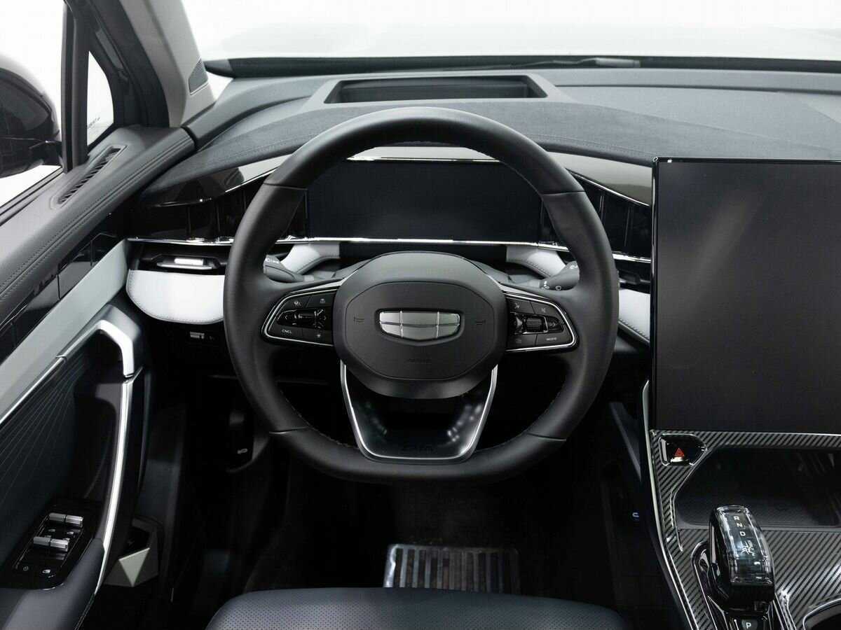 Geely Atlas с пробегом — 2023 год. Фото: #16