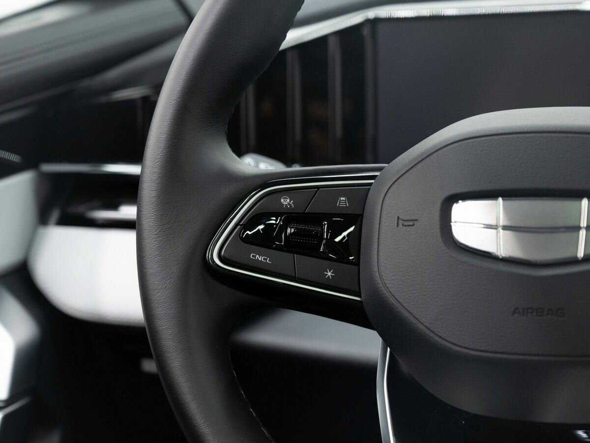 Geely Atlas с пробегом — 2023 год. Фото: #17