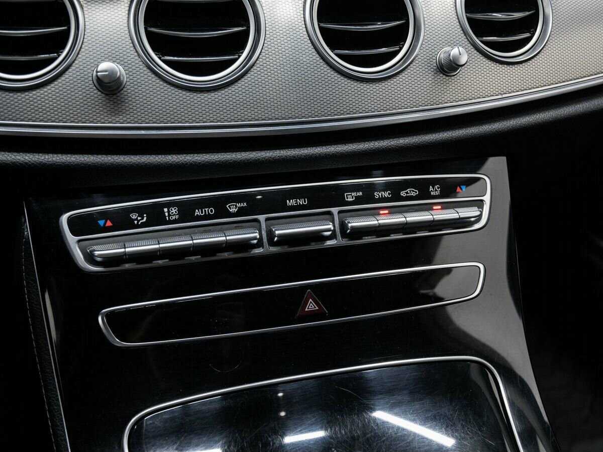 Mercedes-Benz E-Класс с пробегом — 2019 год. Фото: #16