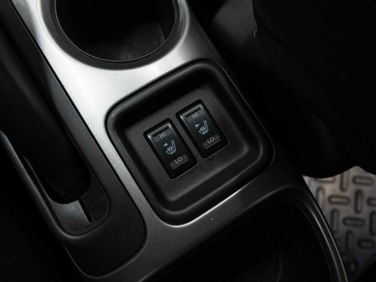 Nissan Juke с пробегом — 2012 год. Фото: #18