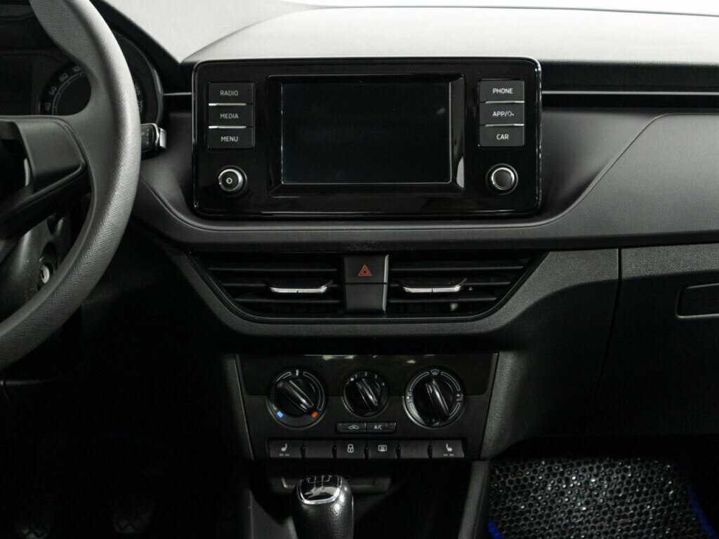 Skoda Rapid с пробегом — 2021 год. Фото: #13