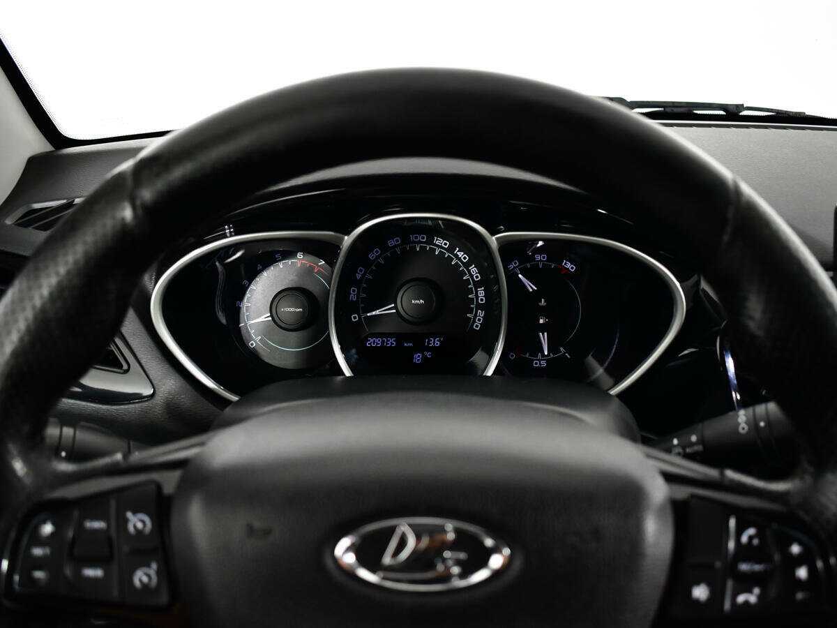 Lada (ВАЗ) Vesta с пробегом — 2016 год. Фото: #8