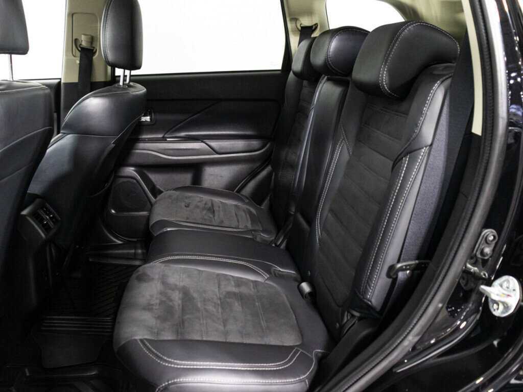 Mitsubishi Outlander с пробегом — 2021 год. Фото: #9