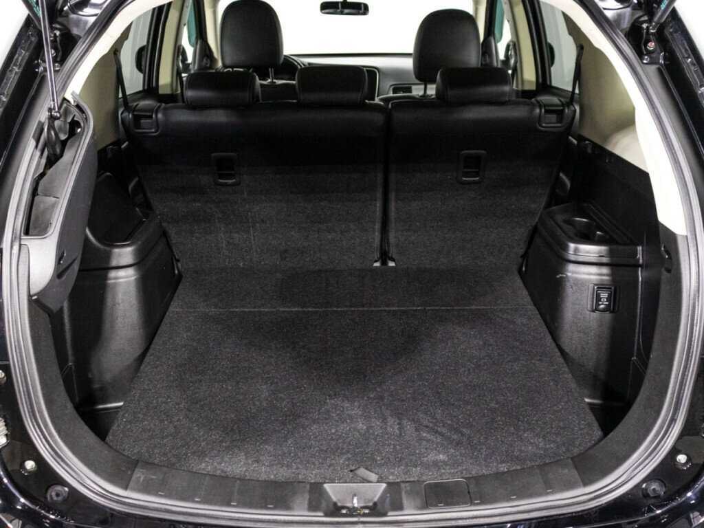 Mitsubishi Outlander с пробегом — 2021 год. Фото: #14