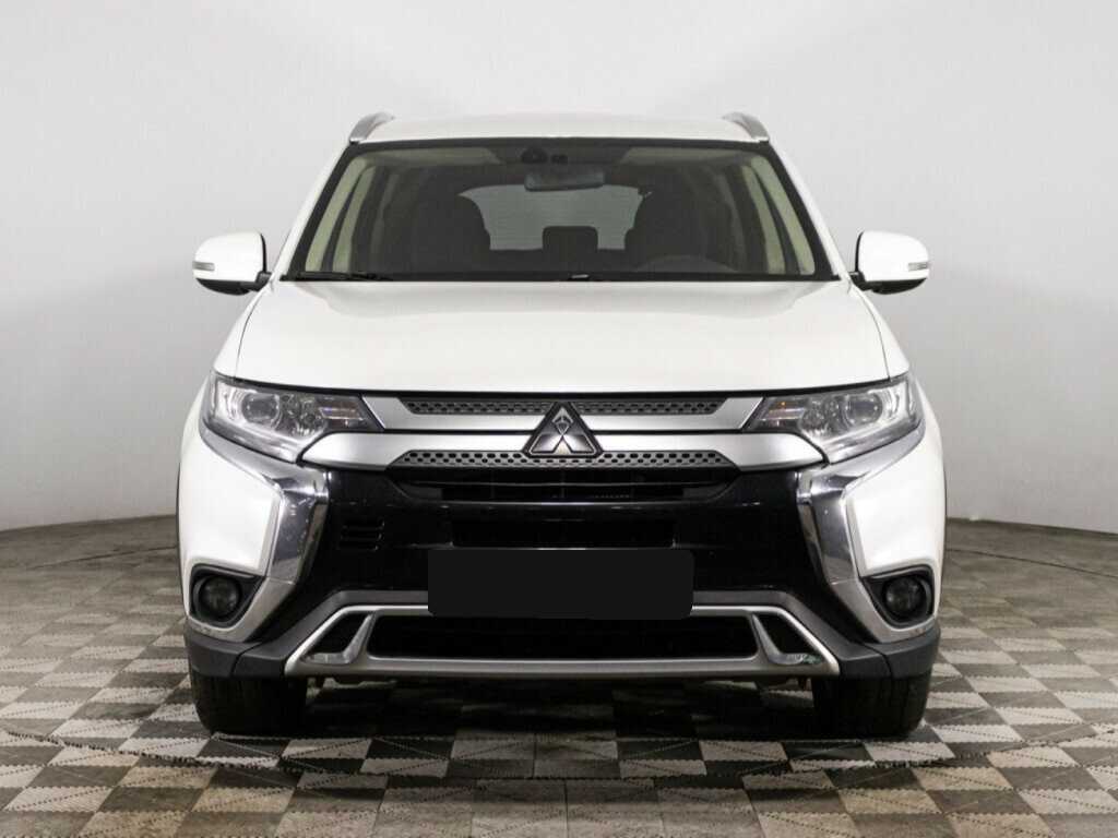 Mitsubishi Outlander с пробегом — 2020 год. Фото: #1