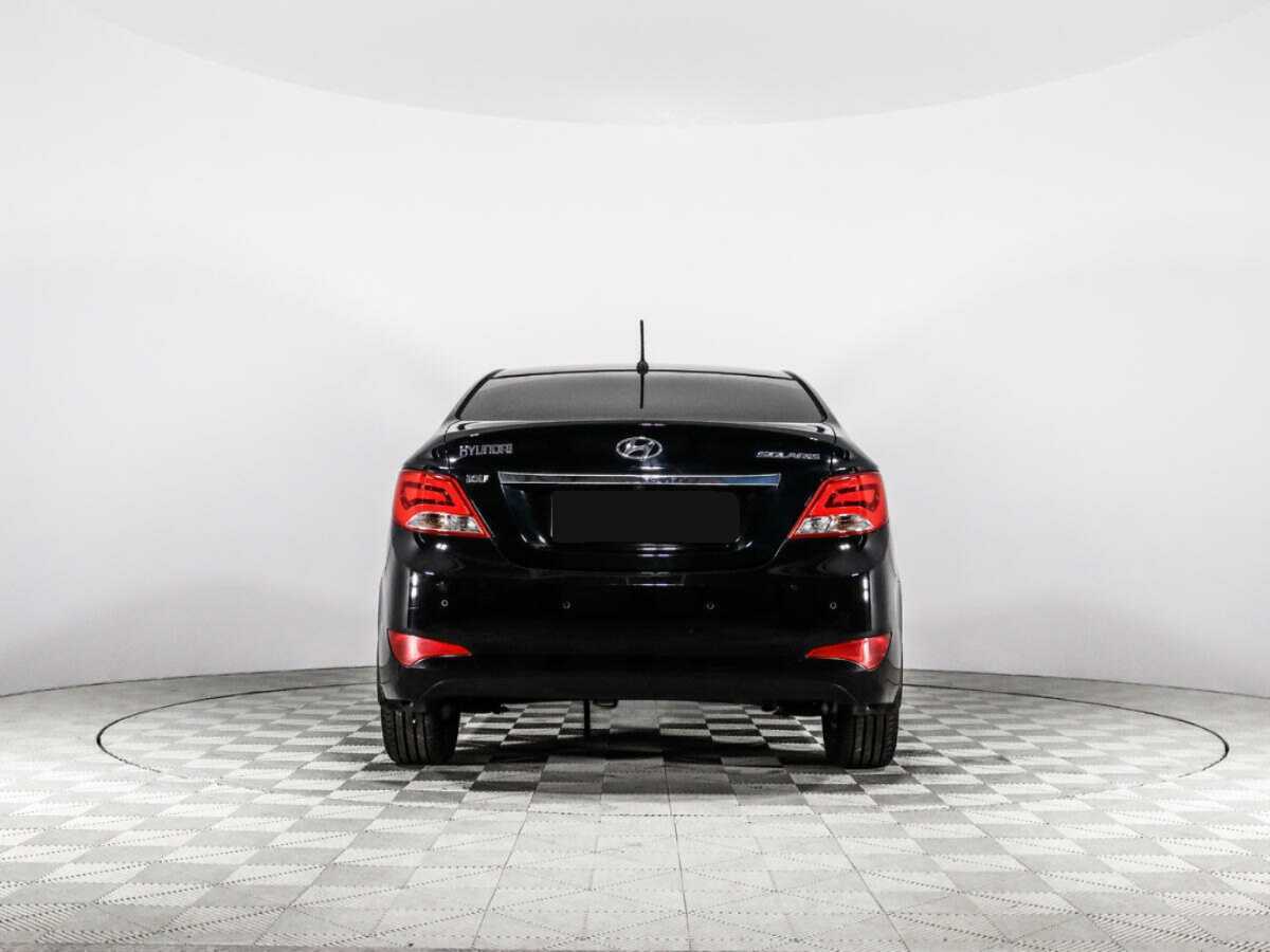 Hyundai Solaris с пробегом — 2015 год. Фото: #5