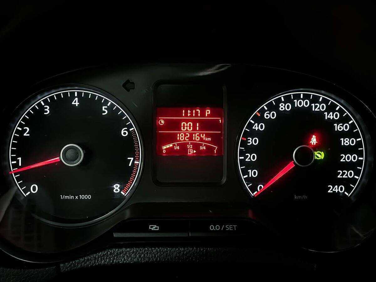 Volkswagen Polo с пробегом — 2013 год. Фото: #16