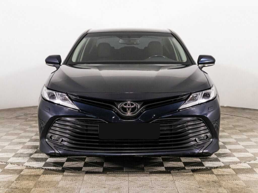 Toyota Camry с пробегом — 2019 год. Фото: #1