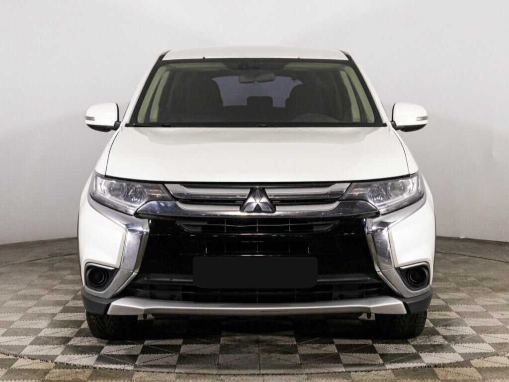 Mitsubishi Outlander с пробегом — 2018 год. Фото: #1