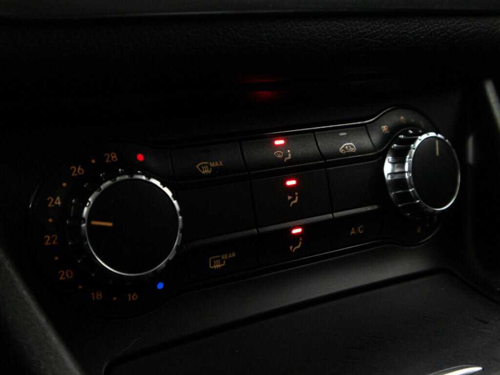 Mercedes-Benz CLA с пробегом — 2014 год. Фото: #14