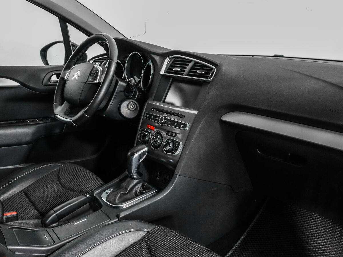 Citroen C4 с пробегом — 2017 год. Фото: #10