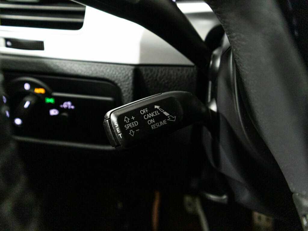 Volkswagen Touareg с пробегом — 2015 год. Фото: #19