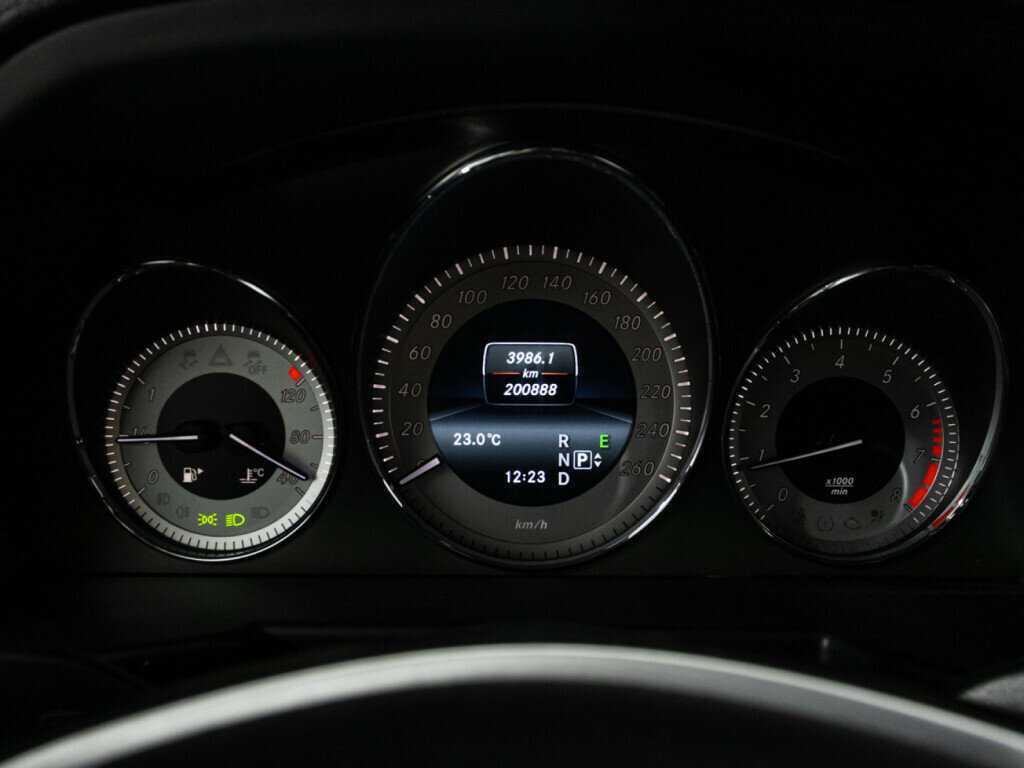 Mercedes-Benz GLK-Класс с пробегом — 2015 год. Фото: #11