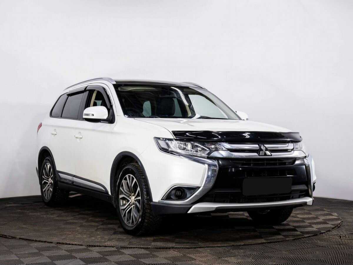 Mitsubishi Outlander с пробегом — 2015 год. Фото: #2