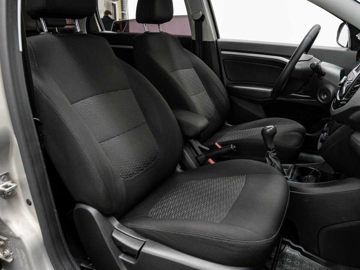 Lada (ВАЗ) Vesta с пробегом — 2019 год. Фото: #8