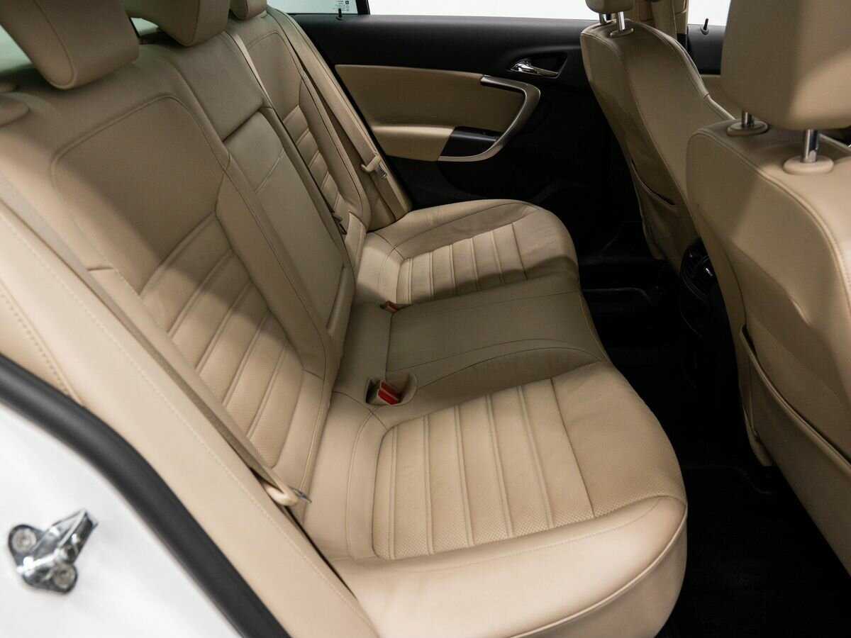 Opel Insignia с пробегом — 2015 год. Фото: #9