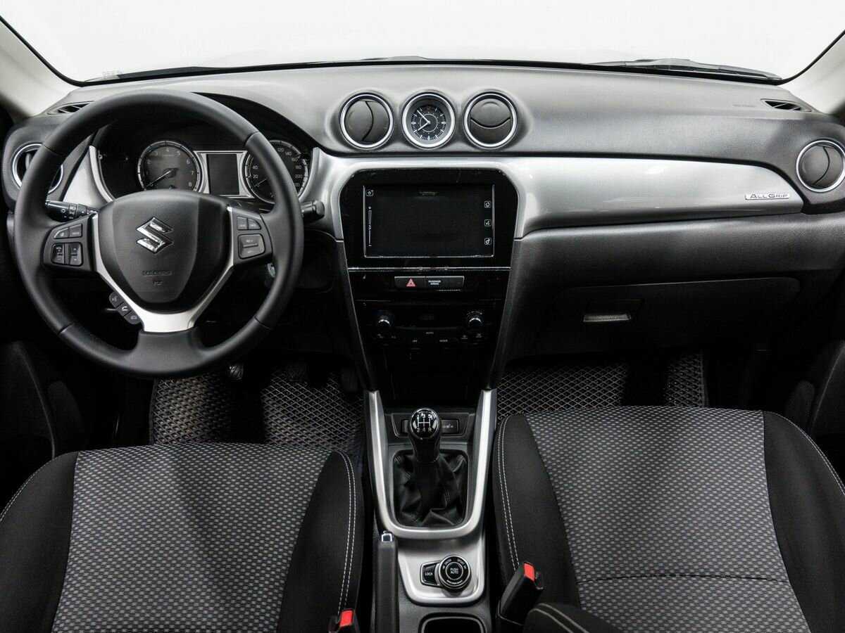 Suzuki Vitara с пробегом — 2015 год. Фото: #10