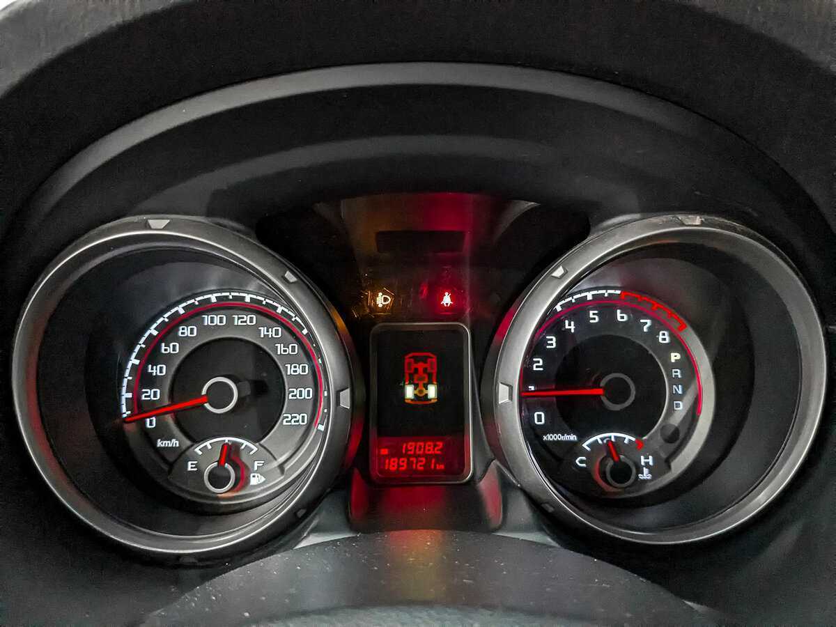 Mitsubishi Pajero с пробегом — 2014 год. Фото: #15