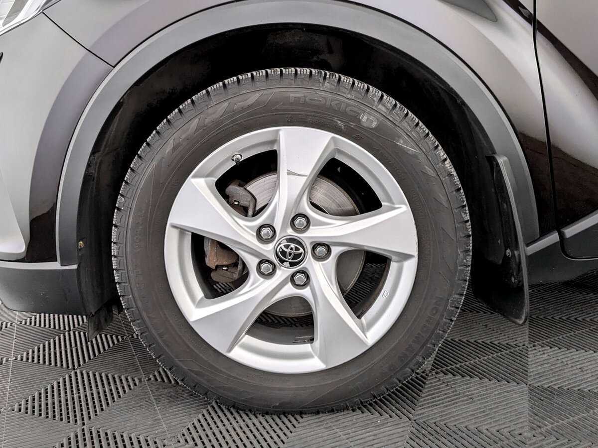 Toyota C-HR с пробегом — 2019 год. Фото: #17