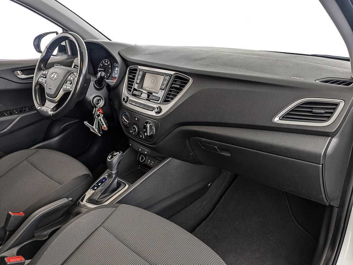 Hyundai Solaris с пробегом — 2017 год. Фото: #12