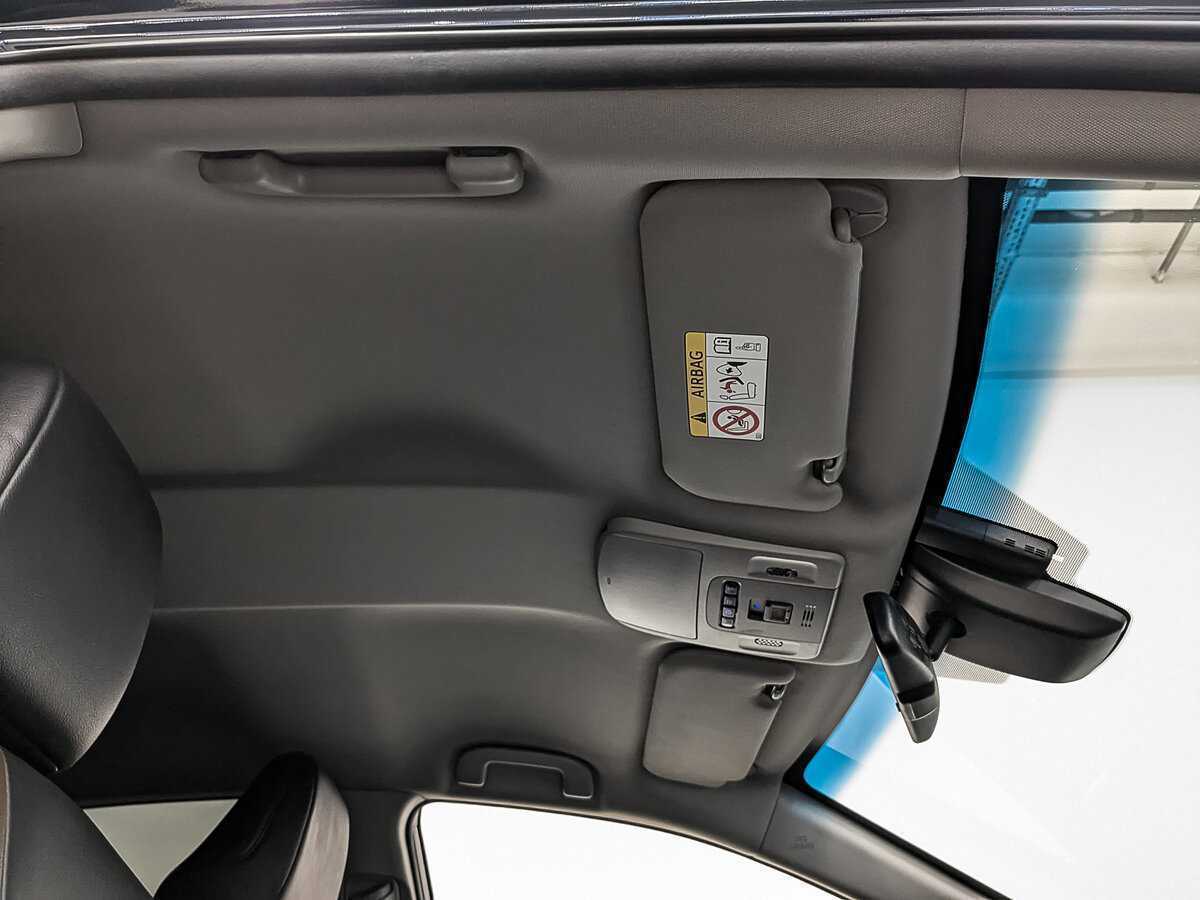 Toyota Camry с пробегом — 2018 год. Фото: #22