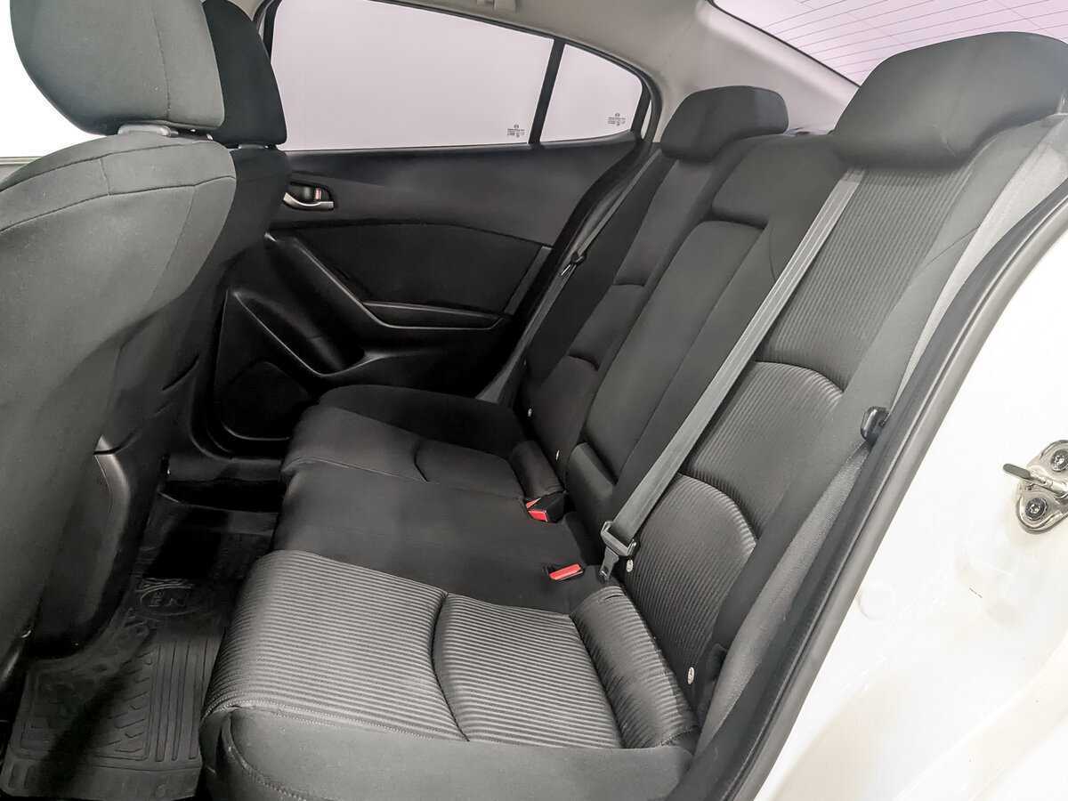 Mazda 3 с пробегом — 2014 год. Фото: #11