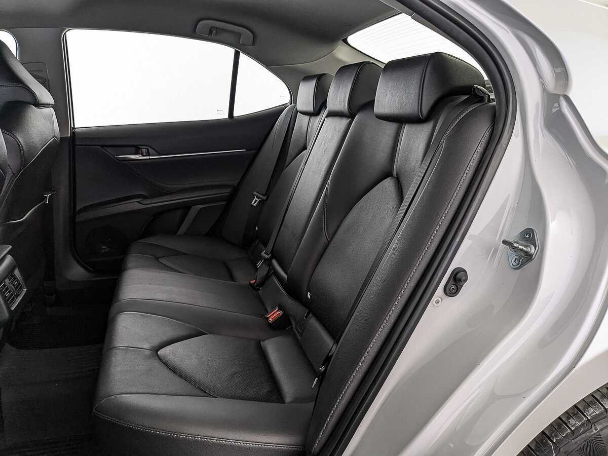 Toyota Camry с пробегом — 2021 год. Фото: #17