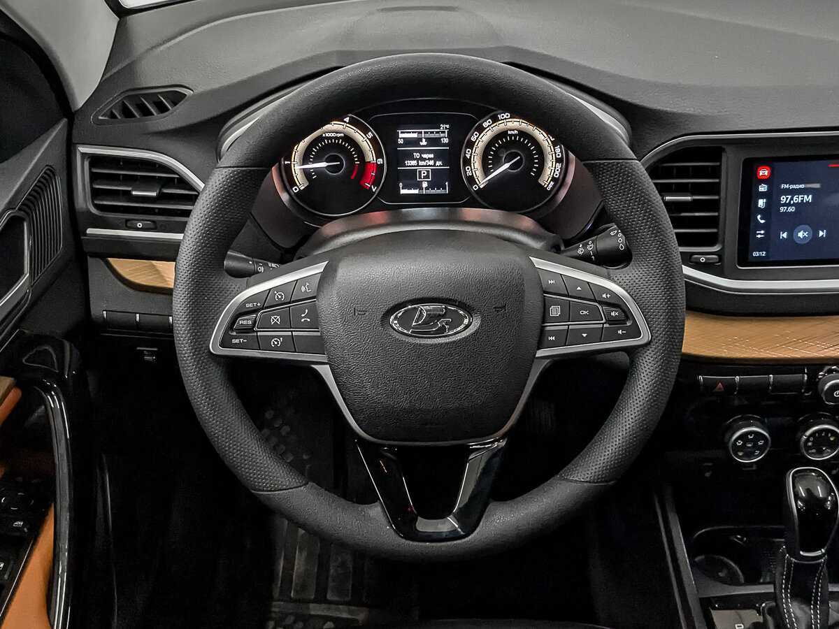 Lada (ВАЗ) Vesta с пробегом — 2024 год. Фото: #21