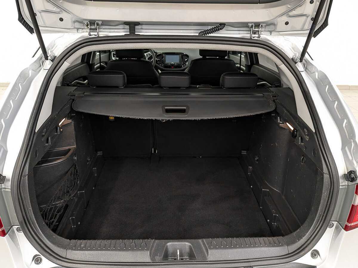 Lada (ВАЗ) Vesta с пробегом — 2018 год. Фото: #9