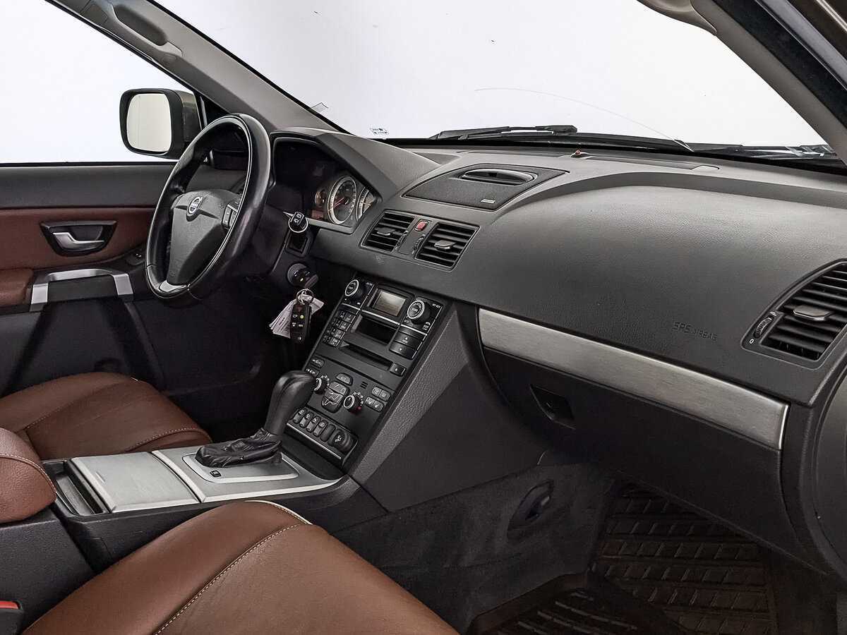 Volvo XC90 с пробегом — 2014 год. Фото: #12